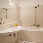 Riverside 아파트
